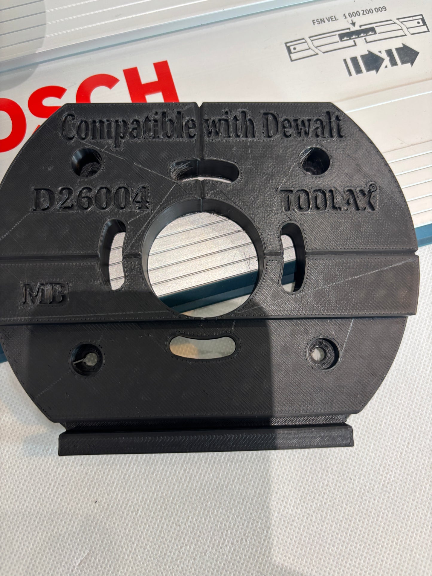 TOOLAX Adaptor to fit Bosch Guide rail for Dewalt Routers: D26203, D26204 & DCW604