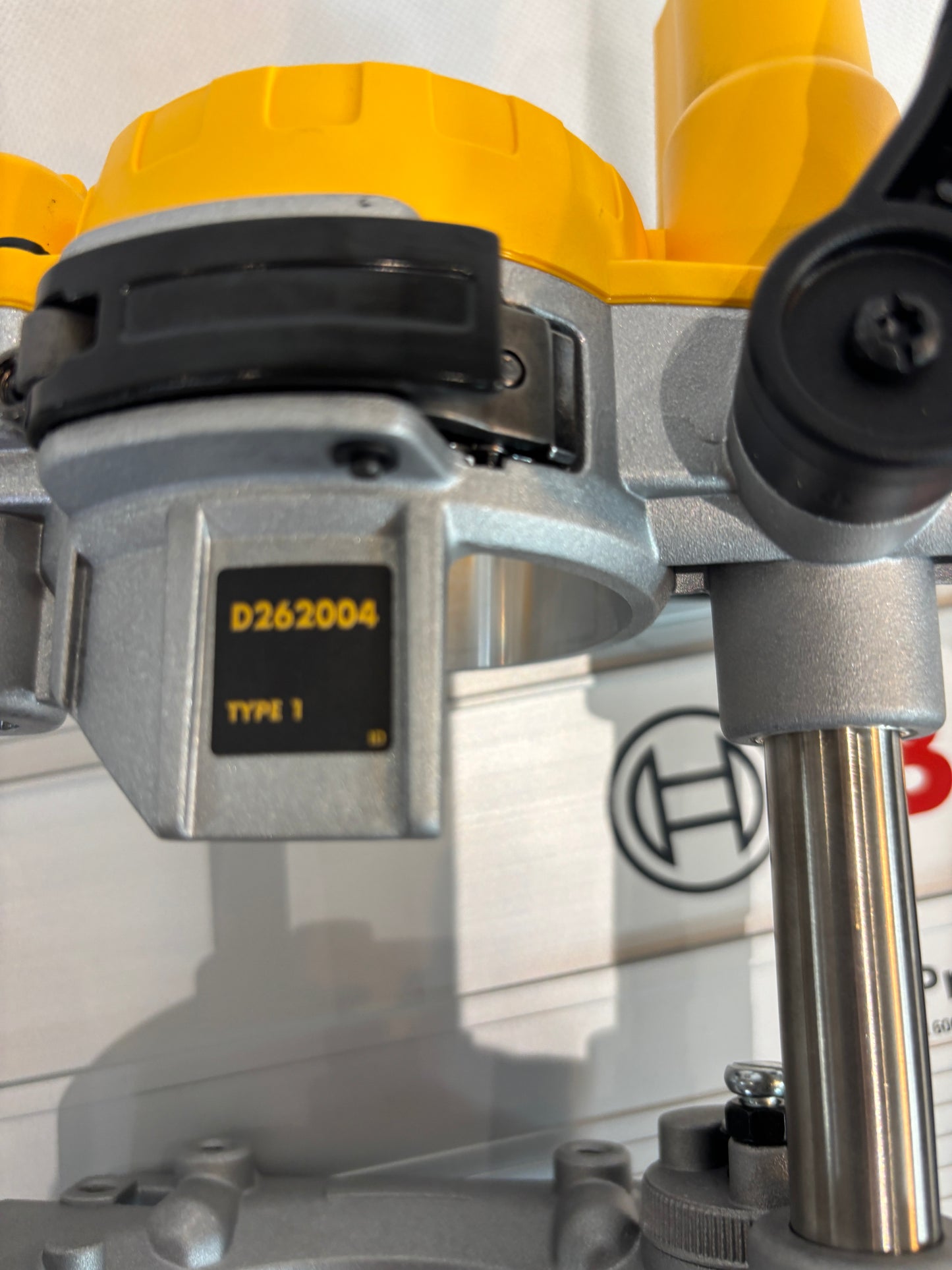 TOOLAX Adaptor to fit Bosch Guide rail for Dewalt Routers: D26203, D26204 & DCW604