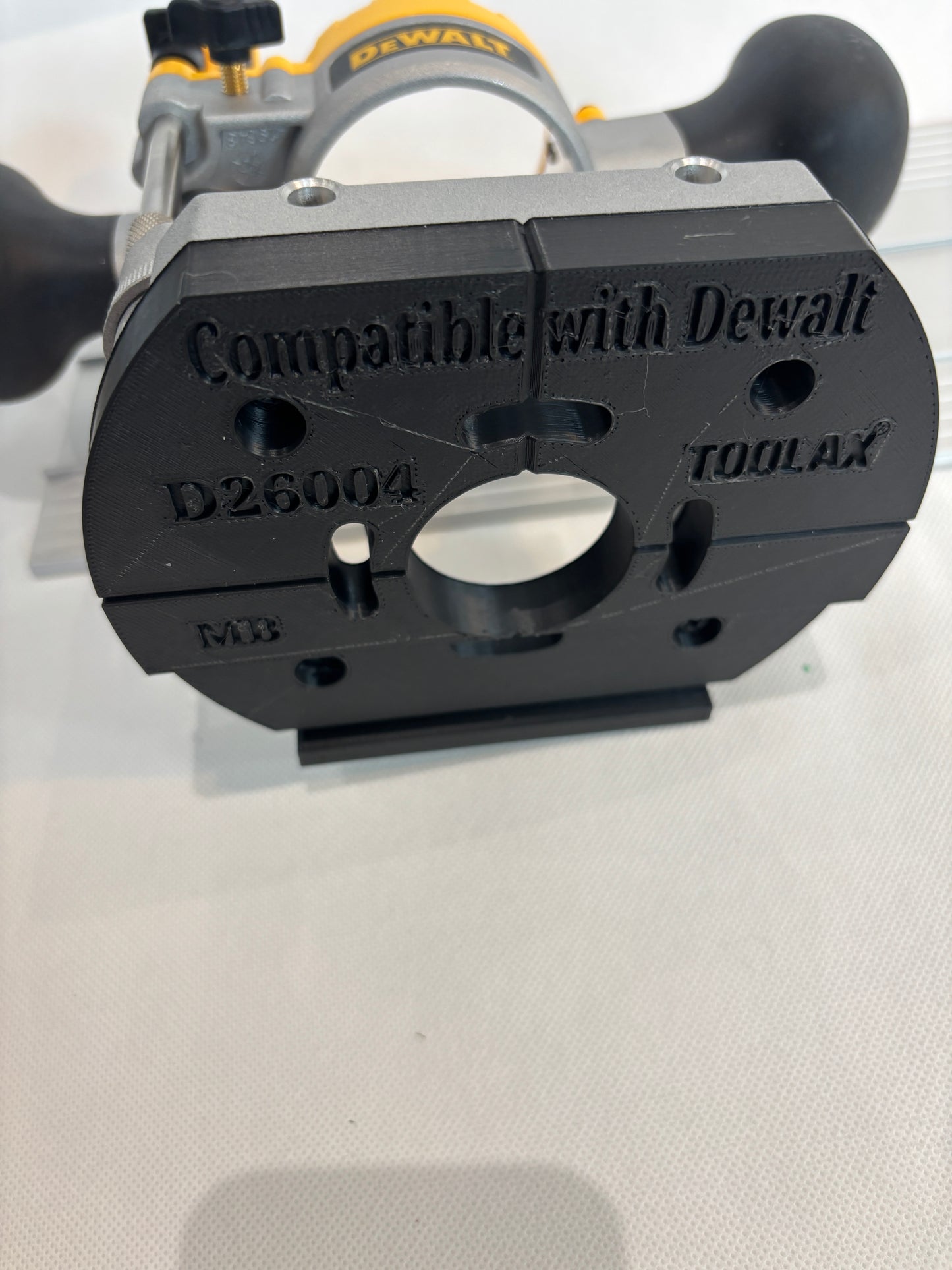 TOOLAX Adaptor to fit Mafell Guide rail for Dewalt Routers: D26203, D26204 & DCW604