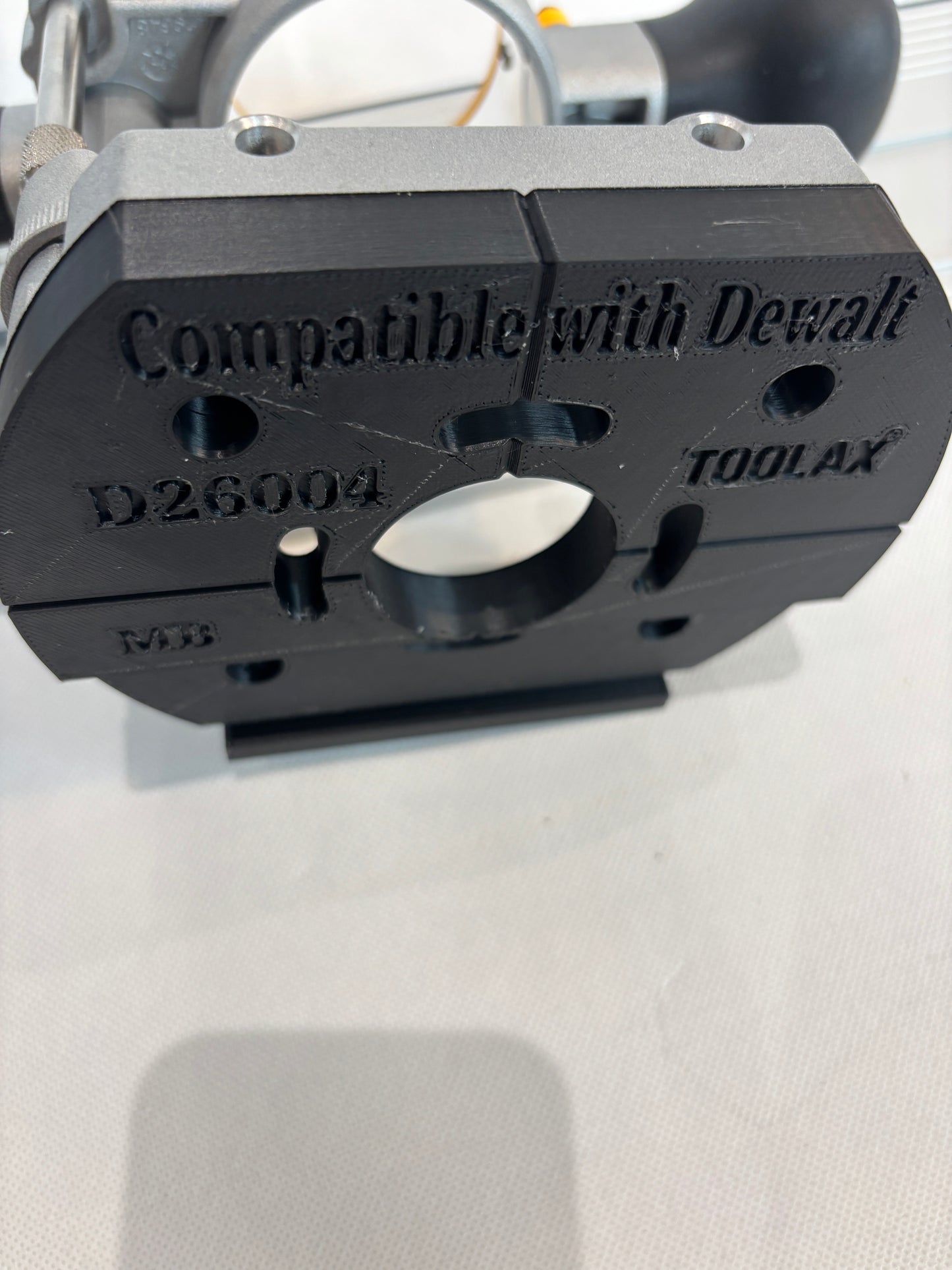 TOOLAX Adaptor to fit Bosch Guide rail for Dewalt Routers: D26203, D26204 & DCW604