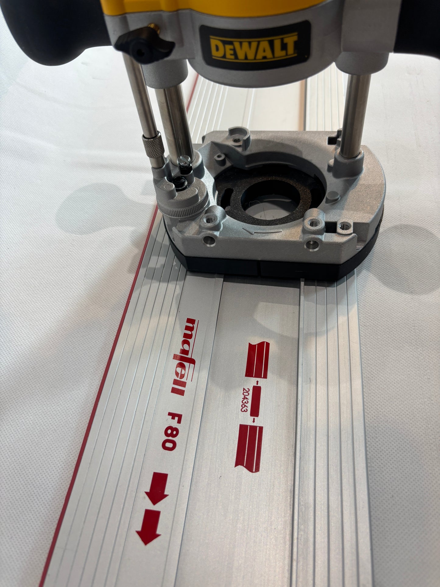 TOOLAX Adaptor to fit Mafell Guide rail for Dewalt Routers: D26203, D26204 & DCW604