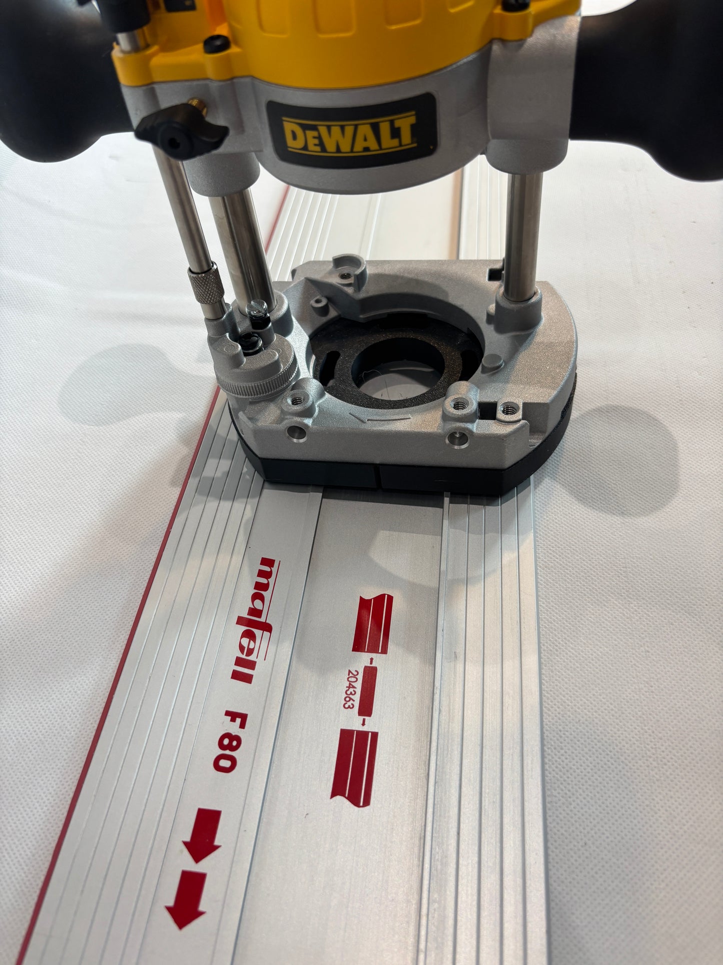 TOOLAX Adaptor to fit Mafell Guide rail for Dewalt Routers: D26203, D26204 & DCW604