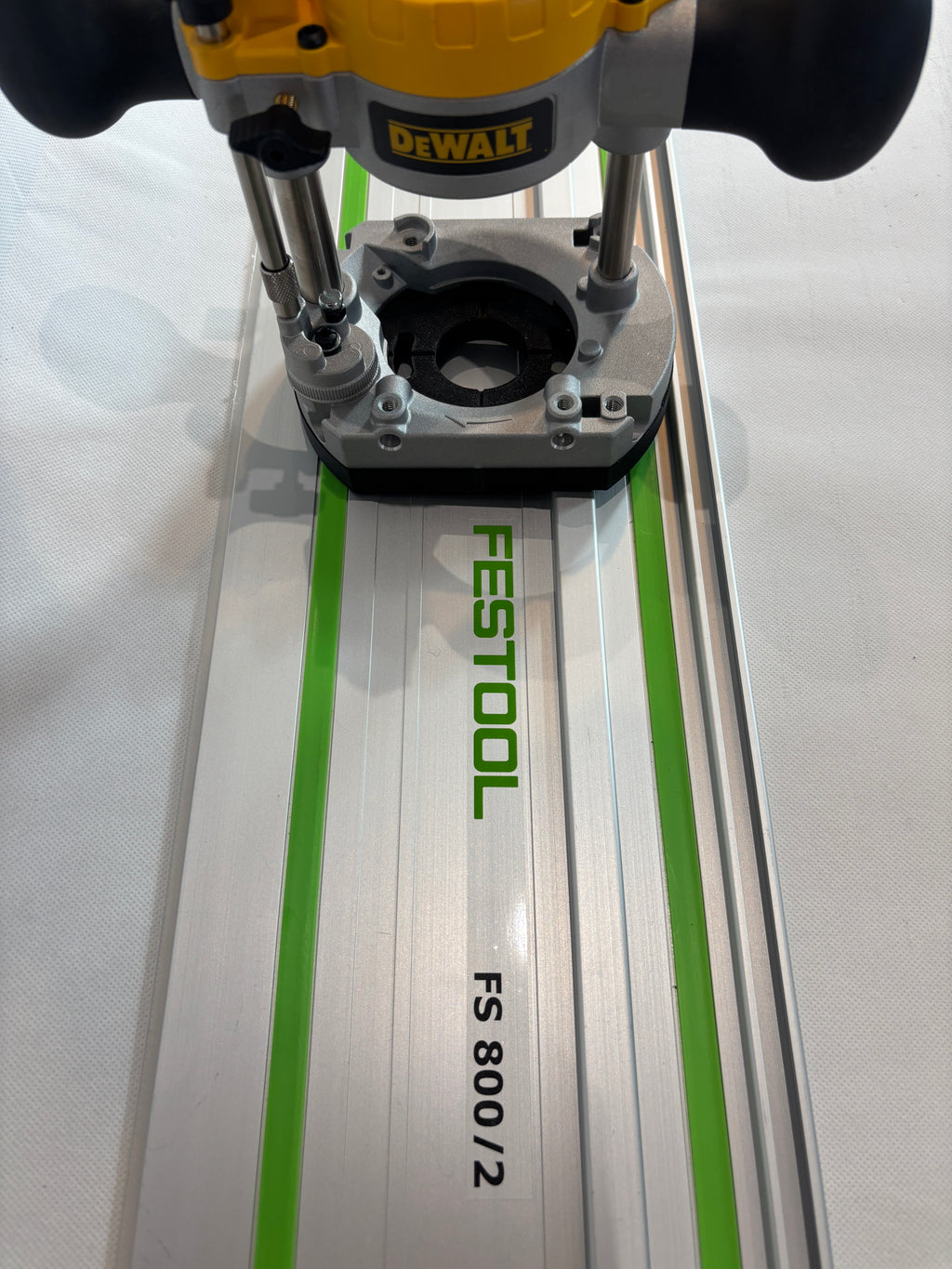 TOOLAX Adaptor to fit Festool Guide rail for Dewalt Routers: D26203, D26204 & DCW604