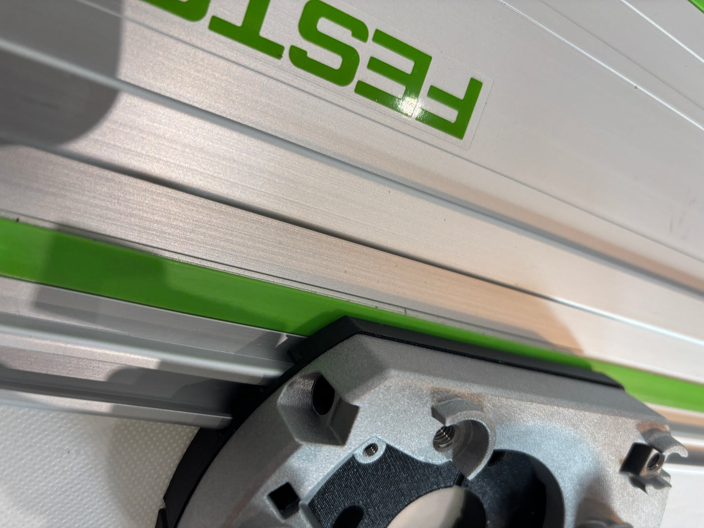 TOOLAX Adaptor to fit Festool Guide rail for Dewalt Routers: D26203, D26204 & DCW604