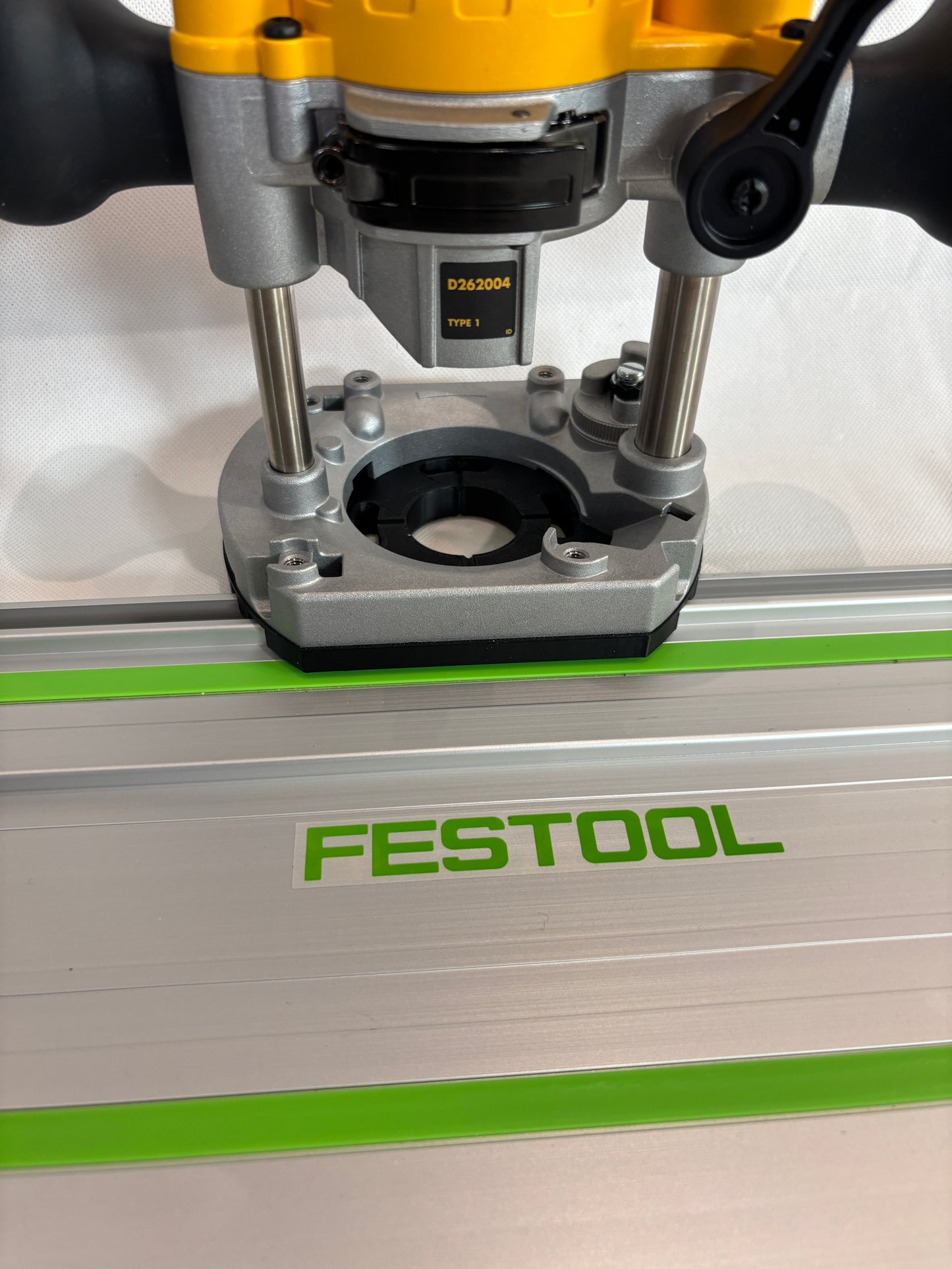 TOOLAX Adaptor to fit Festool Guide rail for Dewalt Routers: D26203, D26204 & DCW604