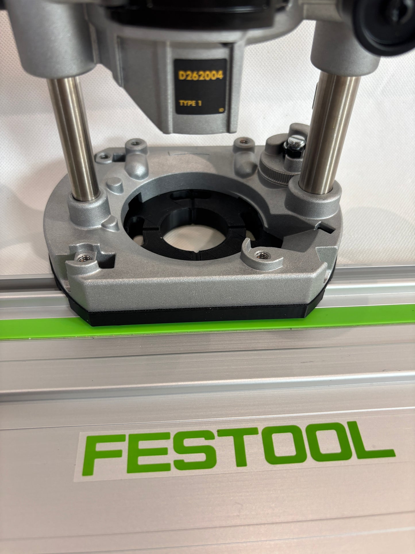 TOOLAX Adaptor to fit Festool Guide rail for Dewalt Routers: D26203, D26204 & DCW604