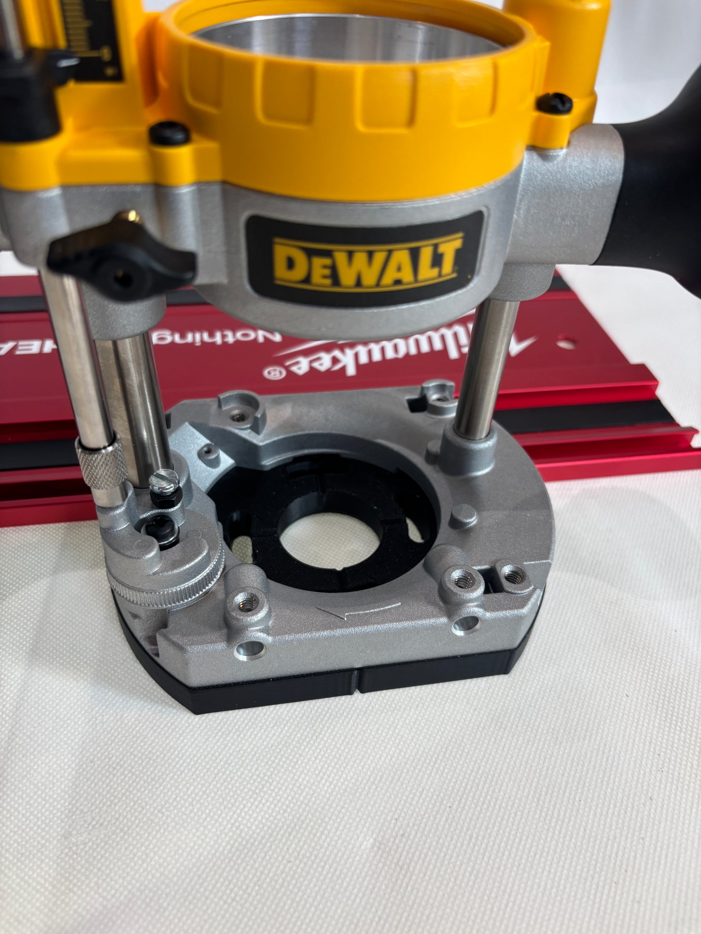 TOOLAX Adaptor to fit Milwaukee Guide rail for Dewalt Routers: D26203, D26204 & DCW604