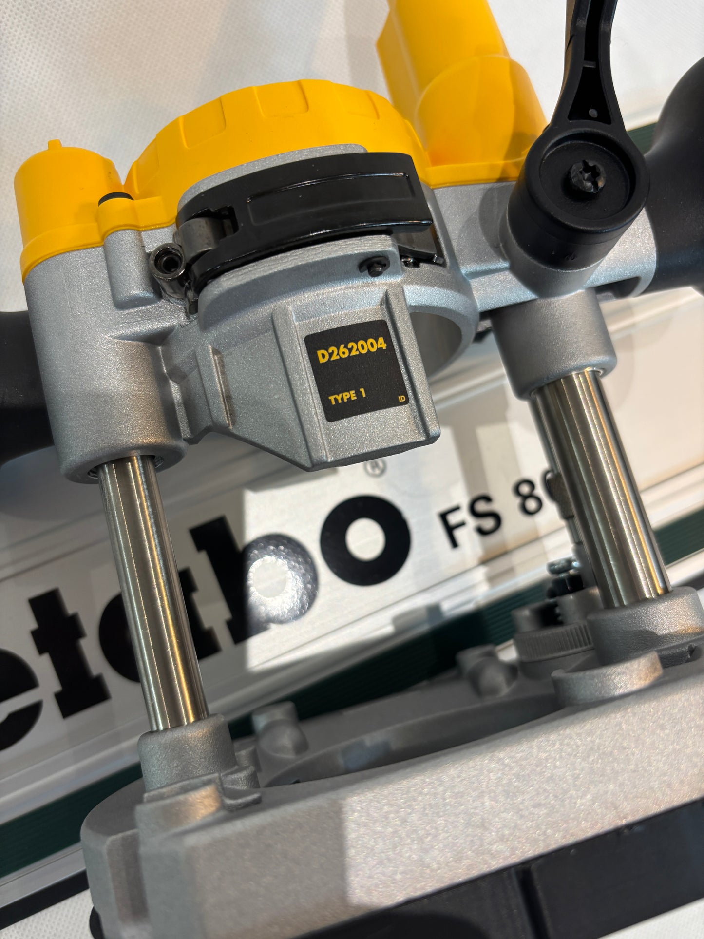 TOOLAX Adaptor to fit Metabo Guide rail for Dewalt Routers: D26203, D26204 & DCW604