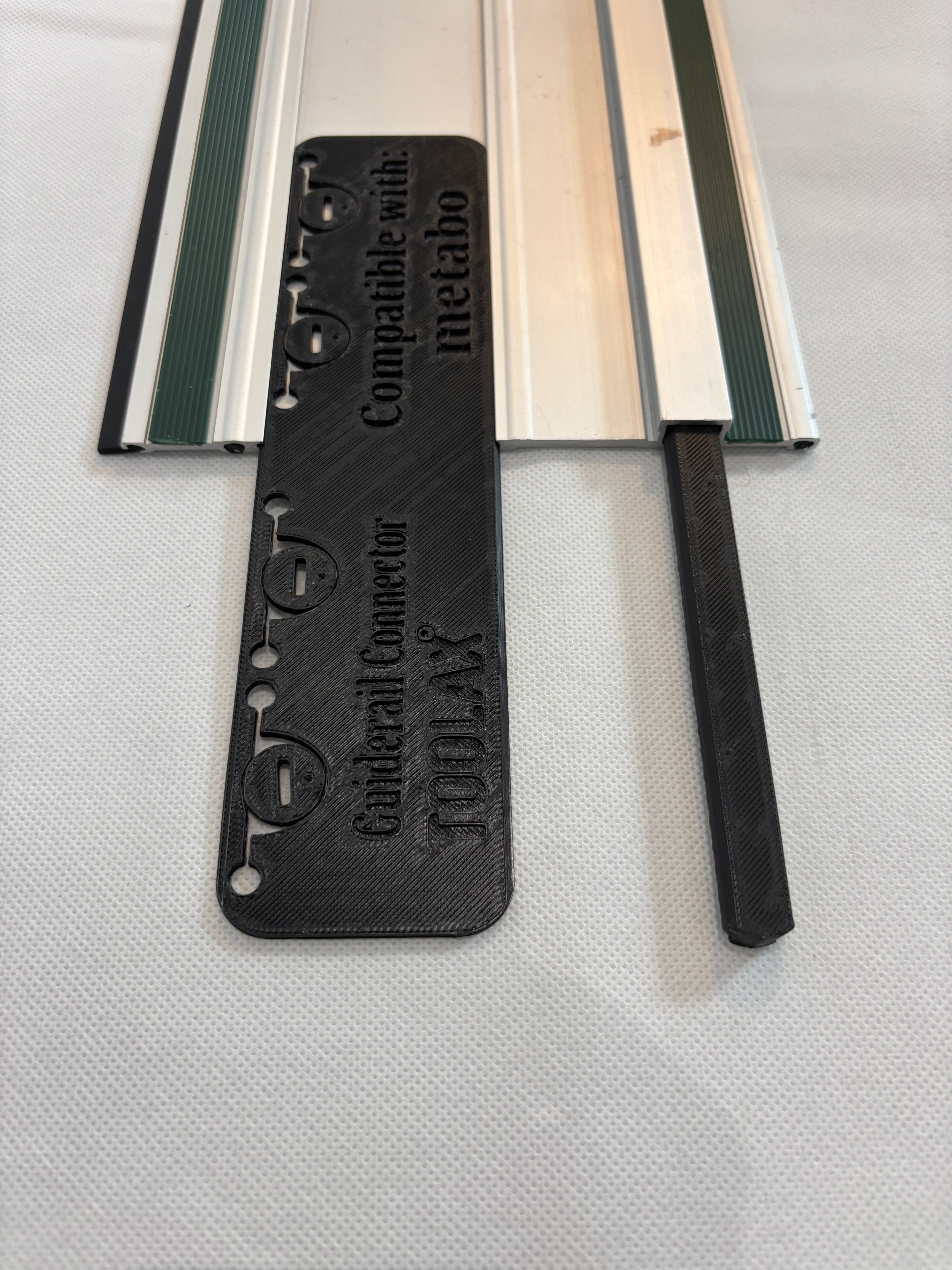 TOOLAX Connector compatible with the Metabo guide rails - Fast, Precise and Secure