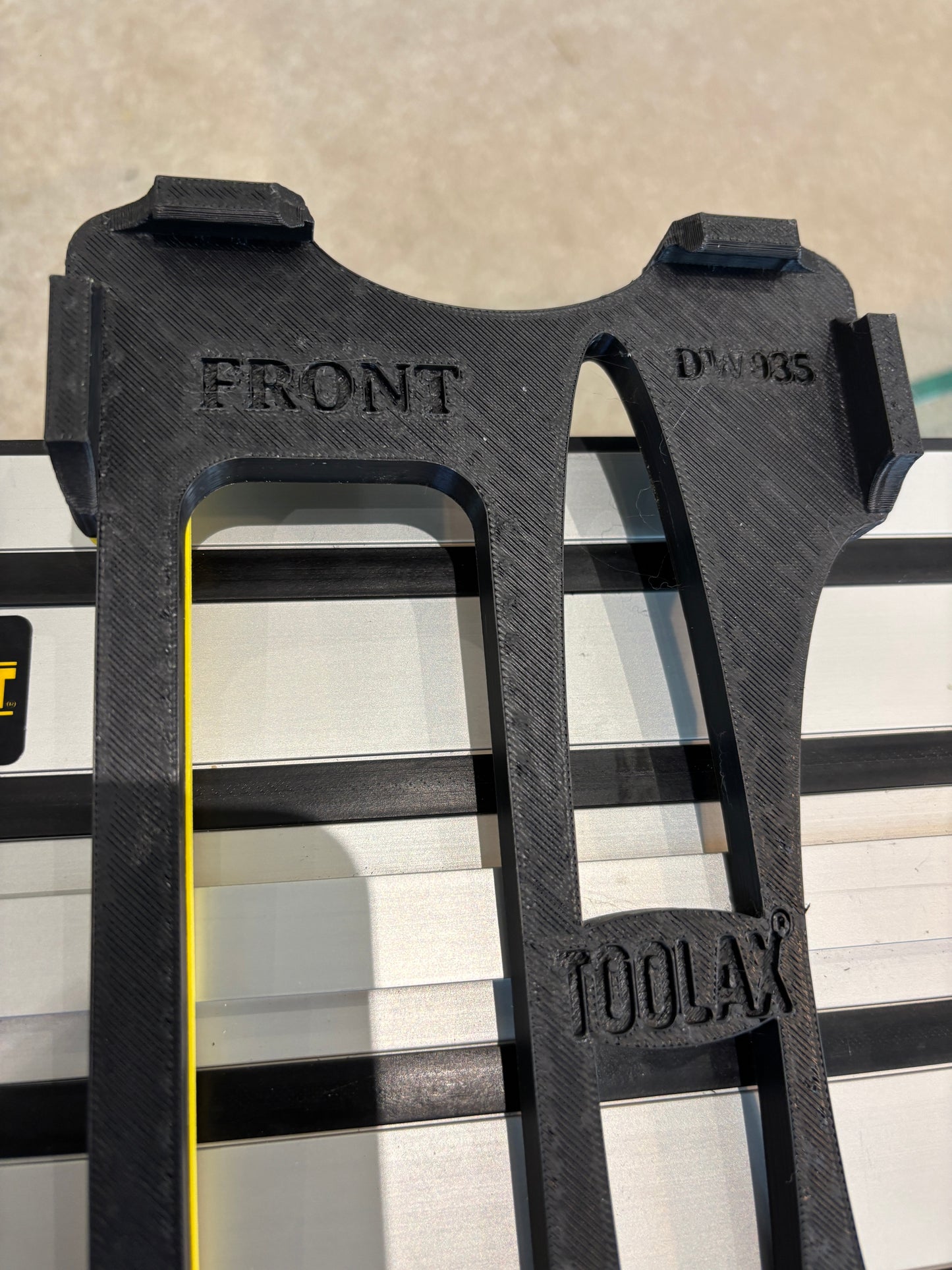 TOOLAX Adaptor / Slik plate / Shoe Compatible with the Dewalt DW935 Circular Saw to fit Dewalt Guide rail