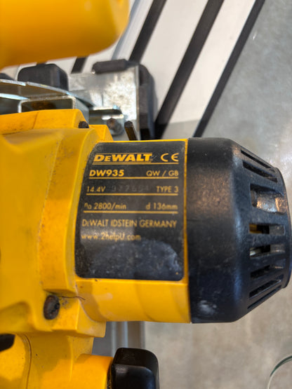 TOOLAX Adaptor / Slik plate / Shoe Compatible with the Dewalt DW935 Circular Saw to fit Dewalt Guide rail