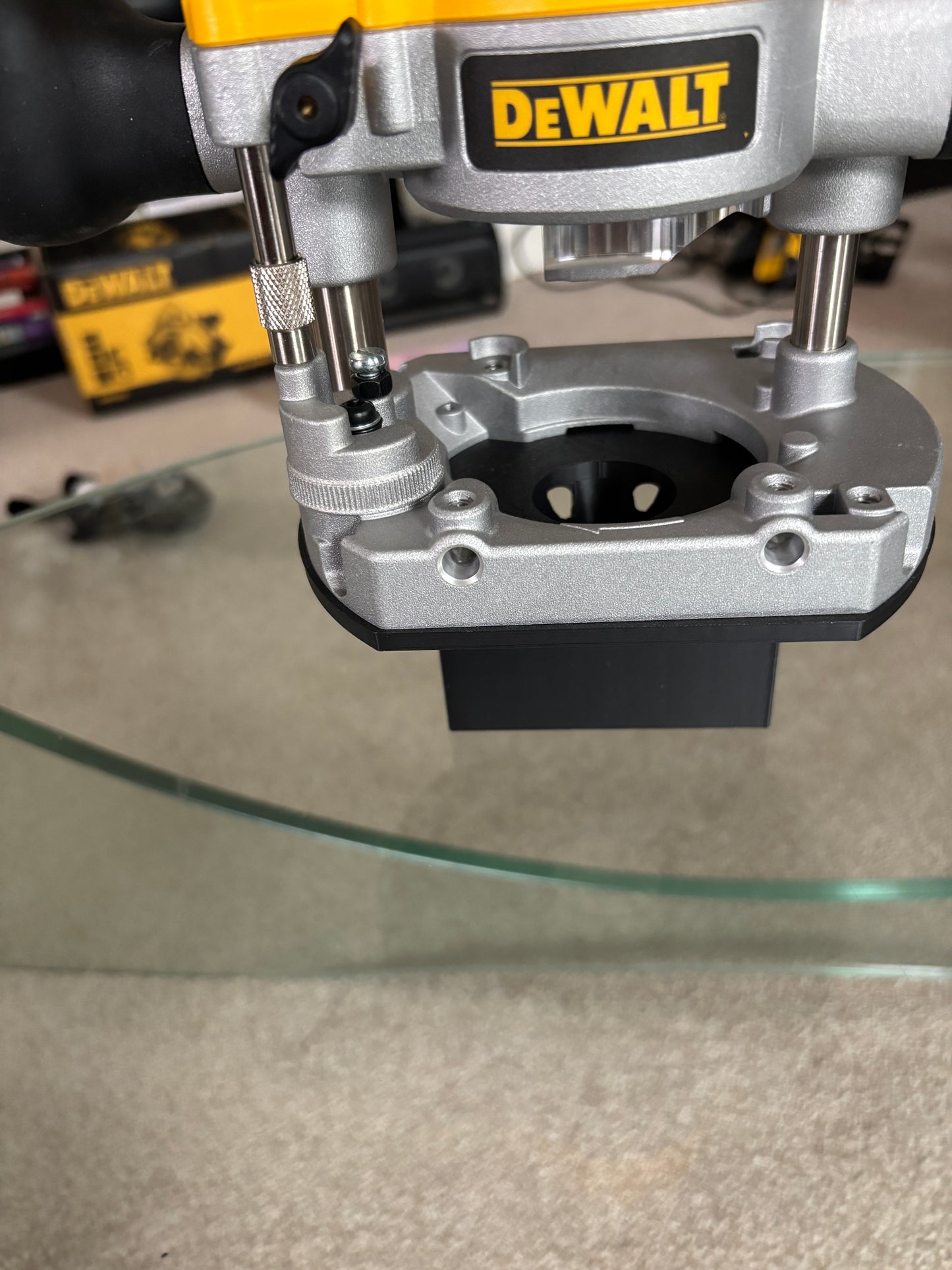 TOOLAX Edge banding attachment for Dewalt routers DCW604 D26203 D26204 via D262004 Plunge Base attachment