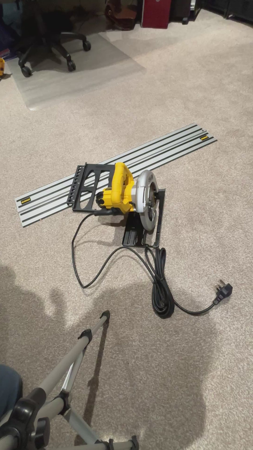Dewalt DWE560 Adaptor base / Skid plate for Circular Saw to fit Dewalt Guide rail