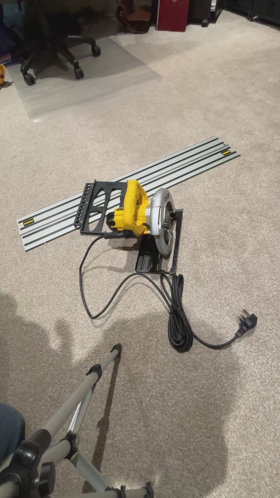 Dewalt DWE560 Adaptor base / Skid plate for Circular Saw to fit Dewalt Guide rail