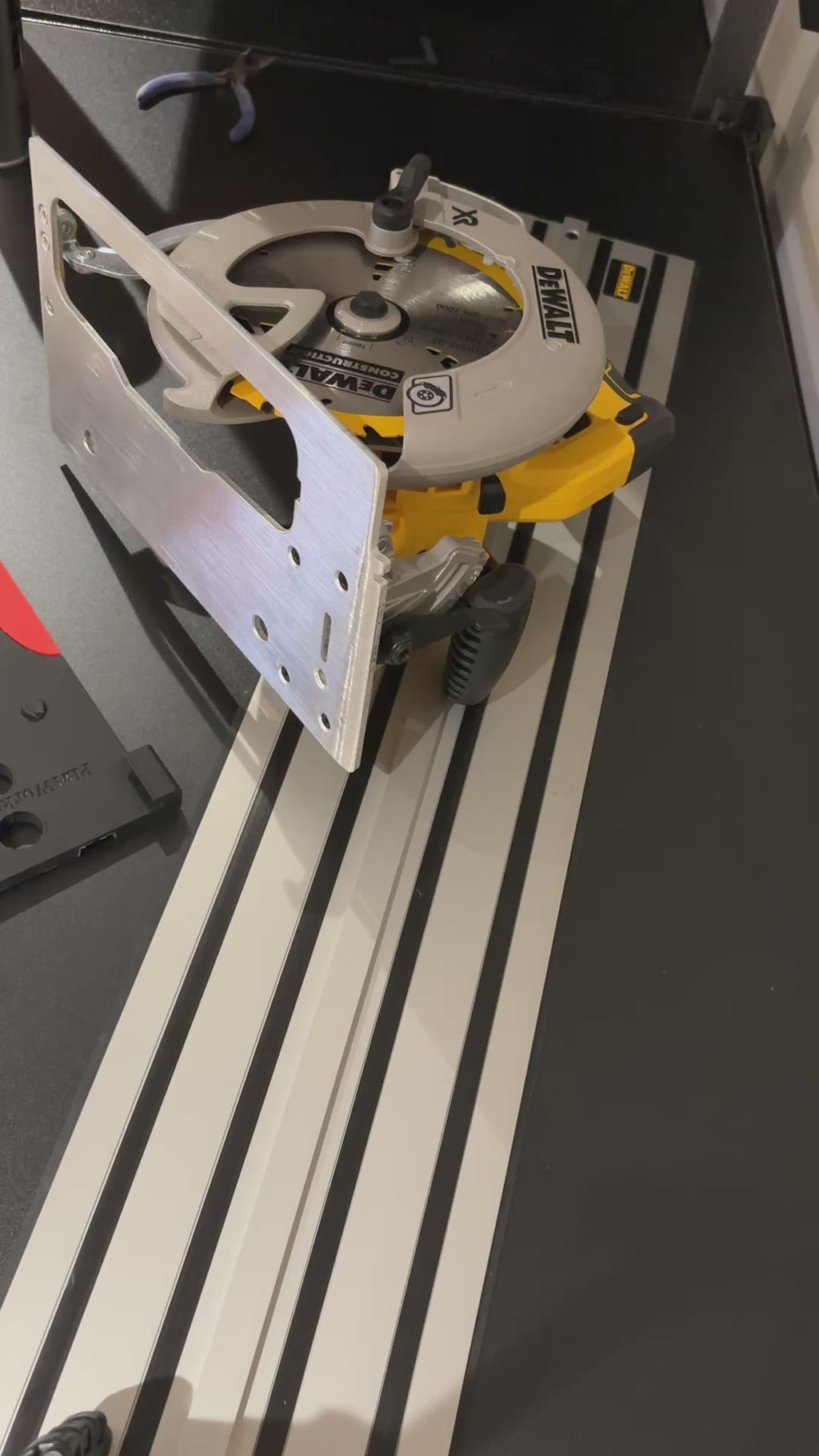 Dewalt DCS570 DWE575 DCS575 DCS578 DCS573 Adaptor base / Skid plate for Circular Saw to fit Dewalt Guide rail