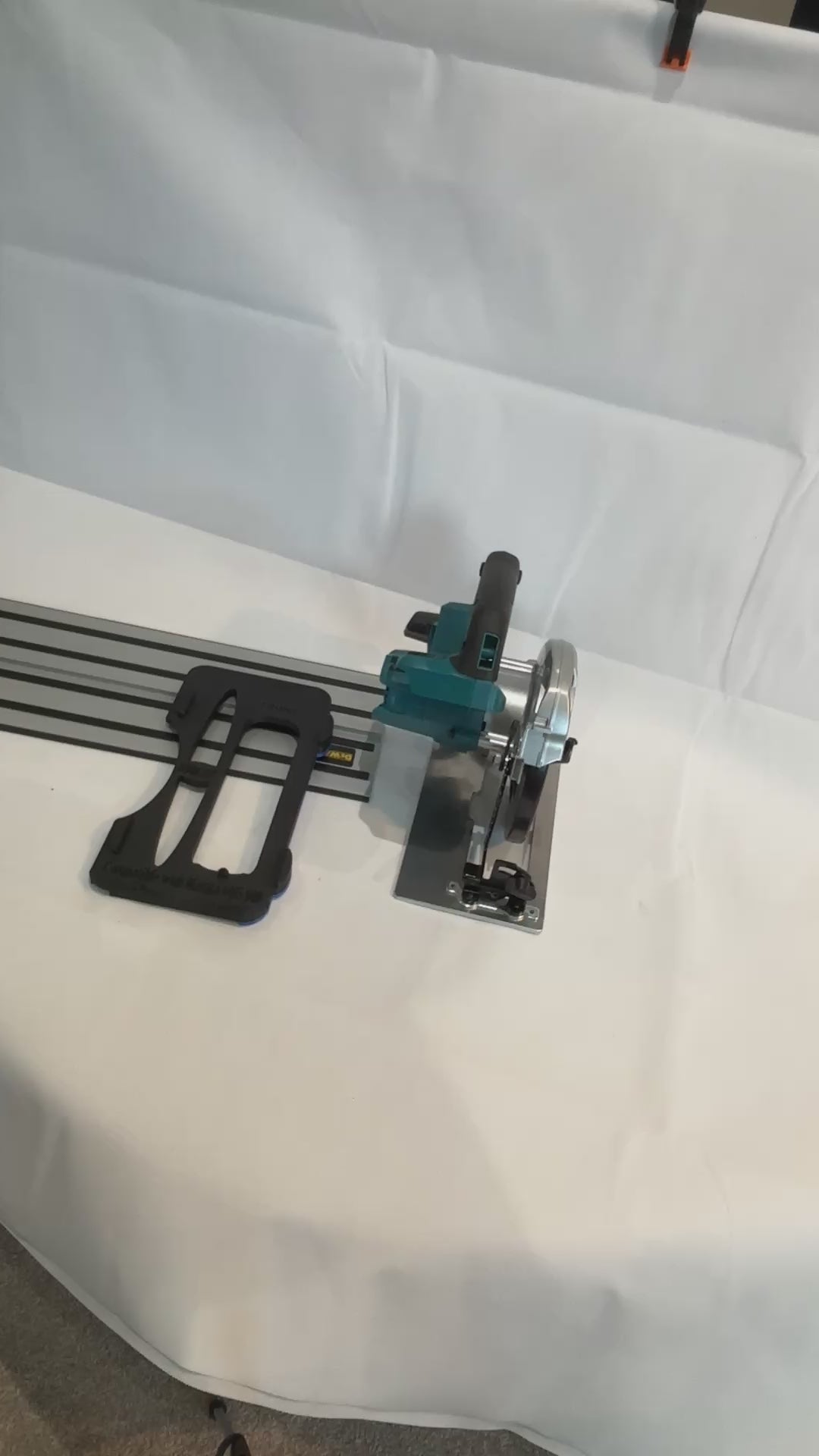 TOOLAX Adaptor Base / Skid plate, compatible with Makita DHS660 / XSH04 Circular saw to fit Dewalt Guide Rail